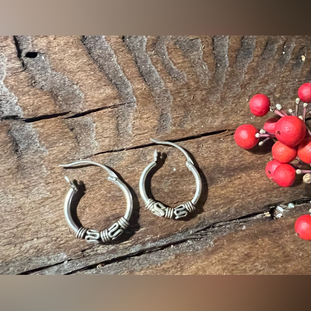 Bali Balinese Silver Earrings Hoops 1.5 cm Tubes Small Latch Mod Oxidized Thai - Picture 2 of 7